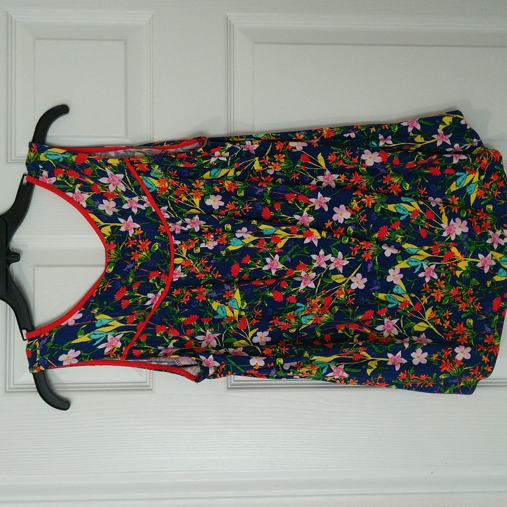 Cupio  colorful floral sleeveless round neck summer tank top for women's size  L - Picture 6 of 8